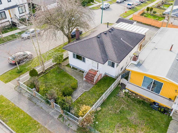 3895 Windermere Street, Vancouver, BC, V5R 2G4 - 29