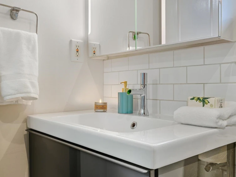 305-1915 E Georgia Street, Vancouver, BC, V5L 2B7 - 22