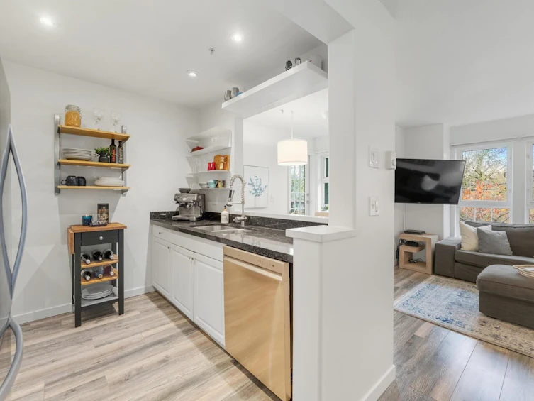 305-1915 E Georgia Street, Vancouver, BC, V5L 2B7 - 4