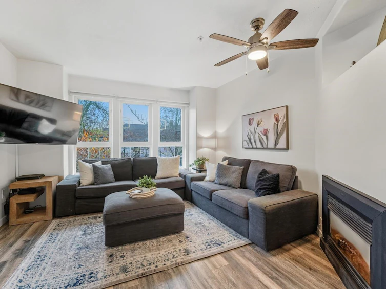 305-1915 E Georgia Street, Vancouver, BC, V5L 2B7 - 2