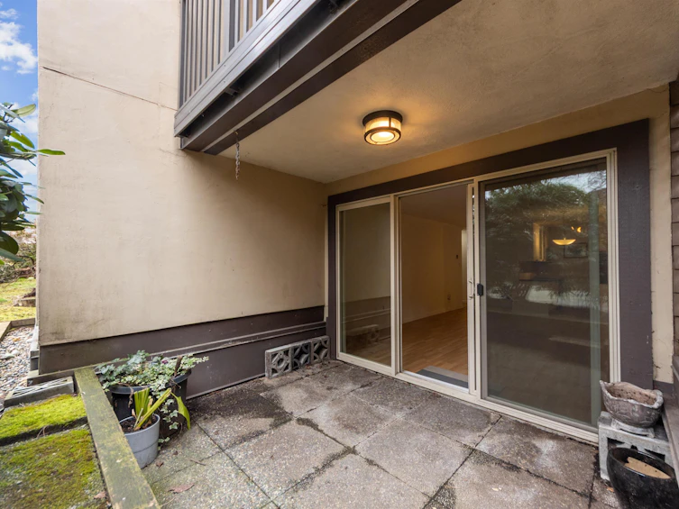 109-9847 Manchester Drive, Burnaby, BC, V3N 4P4 - 14