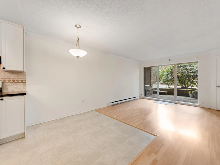 109-9847 Manchester Drive, Burnaby, BC, V3N 4P4 - 2