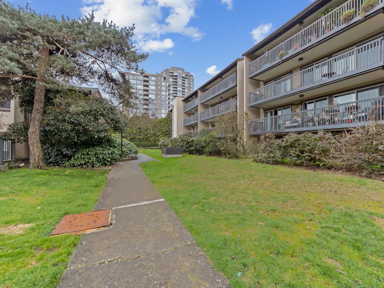 109-9847 Manchester Drive, Burnaby, BC, V3N 4P4 - 21