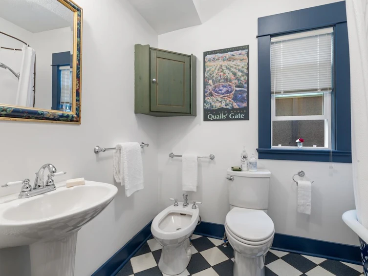 1752 E 4th Avenue, Vancouver, BC, V5N 1K1 - 16
