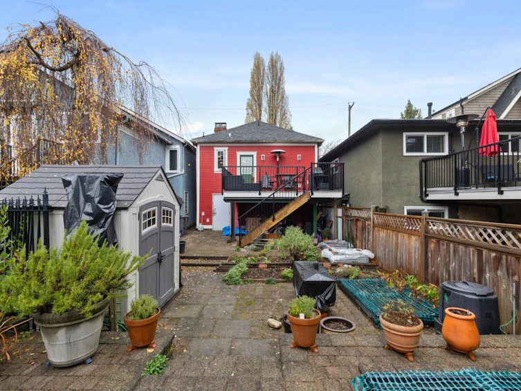 1752 E 4th Avenue, Vancouver, BC, V5N 1K1 - 27