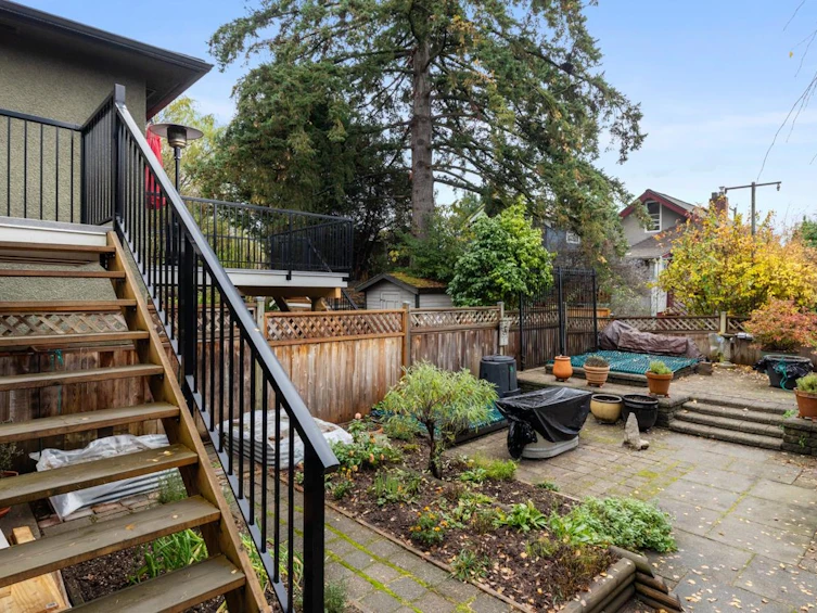 1752 E 4th Avenue, Vancouver, BC, V5N 1K1 - 24