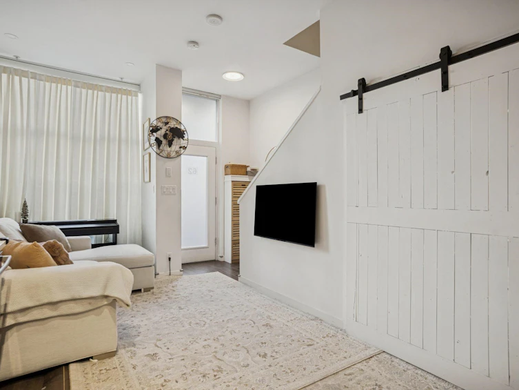 62 W 1st Avenue, Vancouver, BC, V5Y 0K4 - 4