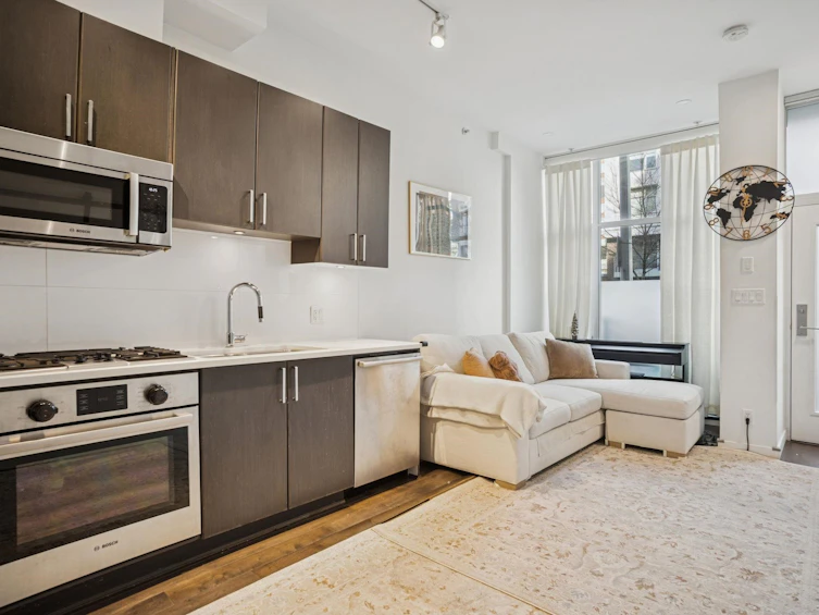 62 W 1st Avenue, Vancouver, BC, V5Y 0K4 - 8