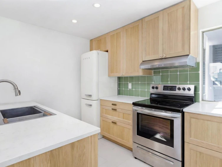 401-1345 W 4th Avenue, Vancouver, BC, V6H 3Y8 - 6