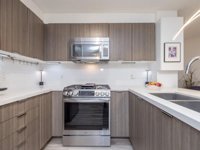 314-3323 151 Street - 2