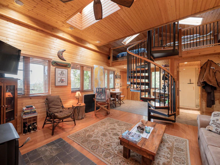 9305 Stephens Way, Halfmoon Bay, BC, V7Z 1G9 - 2