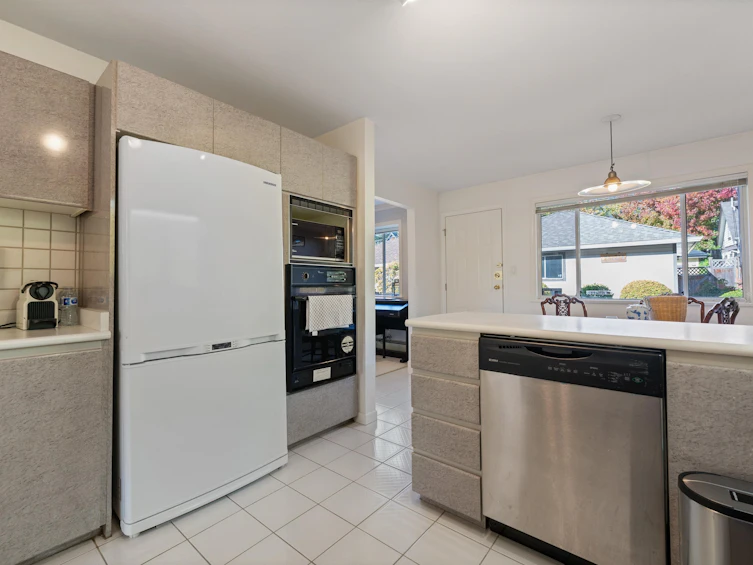 2133 W 49th Avenue, Vancouver, BC, V6M 2T5 - 15
