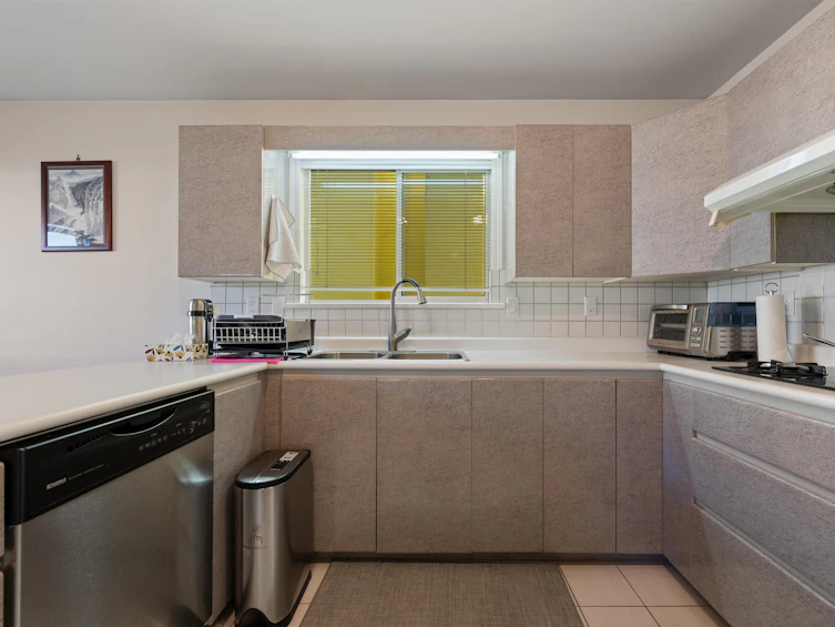 2133 W 49th Avenue, Vancouver, BC, V6M 2T5 - 14