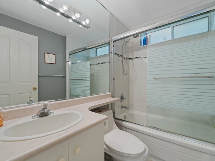 2133 W 49th Avenue, Vancouver, BC, V6M 2T5 - 28