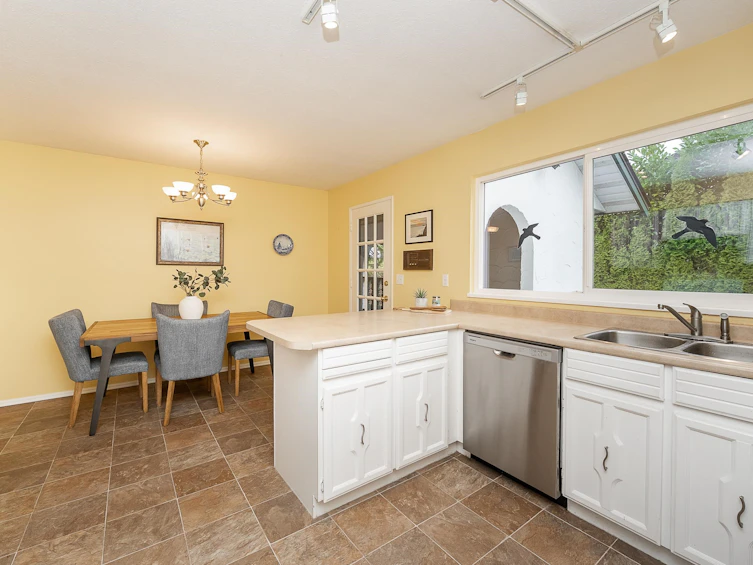 1063 Corona Crescent, Coquitlam, BC, V3J 7J1 - 3