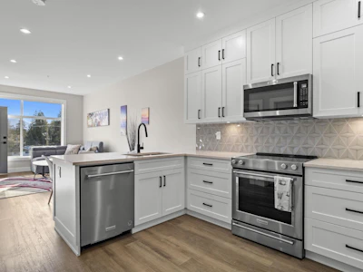 307-470 Esplanade Avenue - 4