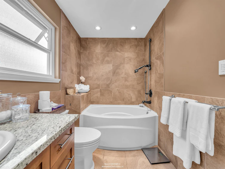 1202 Bracknell Crescent, North Vancouver, BC, V7R 1V3 - 19