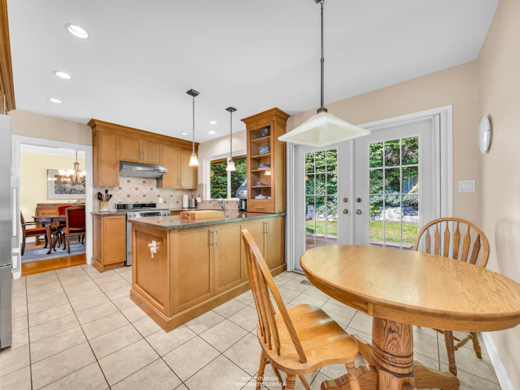 1202 Bracknell Crescent, North Vancouver, BC, V7R 1V3 - 7