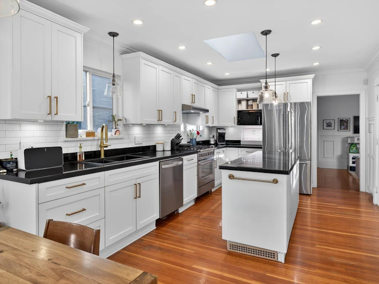 4387 St. George Street, Vancouver, BC, V5V 4A3 - 6