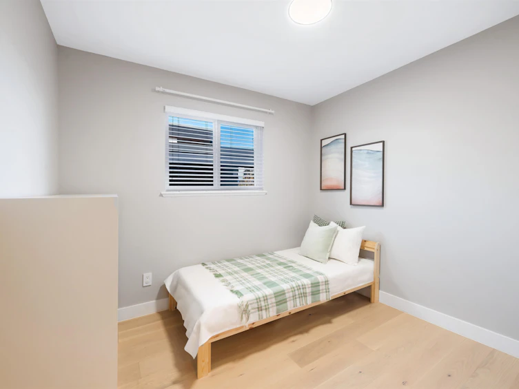 65 Ellesmere Avenue, Burnaby, BC, V5B 3S5 - 17