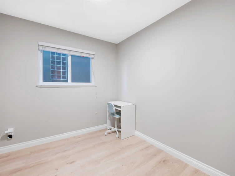 65 Ellesmere Avenue, Burnaby, BC, V5B 3S5 - 23