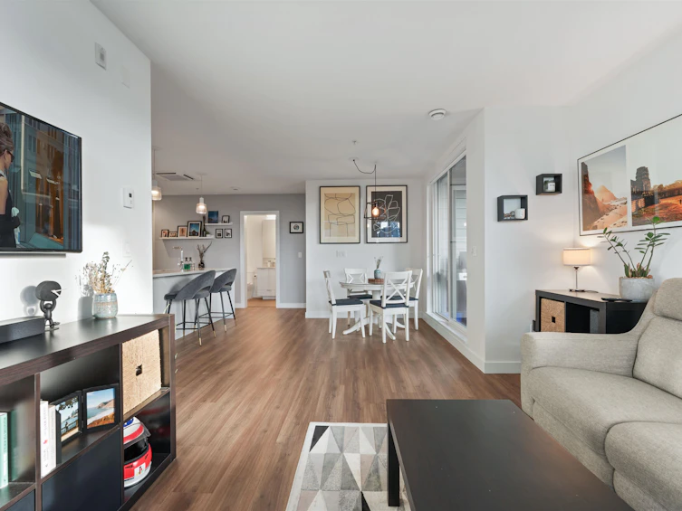 201-108 E 8th Street, North Vancouver, BC, V7L 0H1 - 2