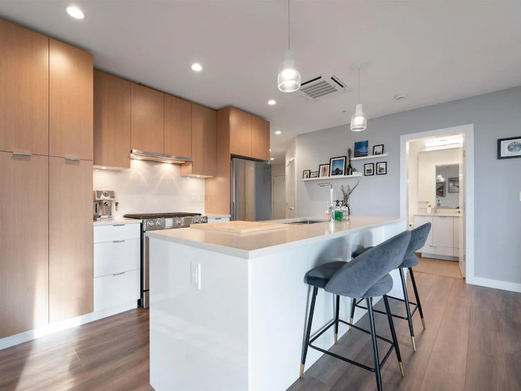 201-108 E 8th Street, North Vancouver, BC, V7L 0H1 - 8
