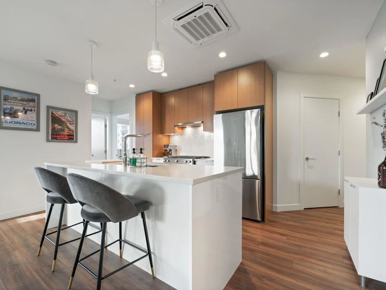 201-108 E 8th Street, North Vancouver, BC, V7L 0H1 - 6