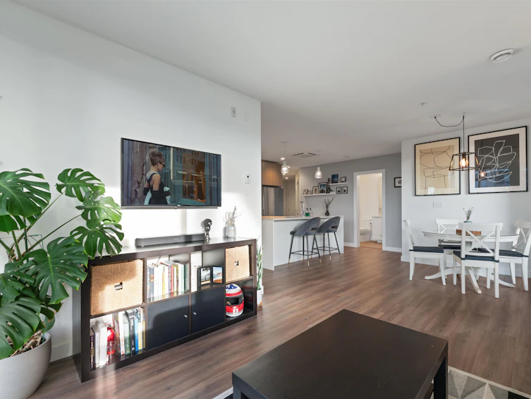 201-108 E 8th Street, North Vancouver, BC, V7L 0H1 - 4