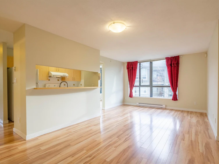 305-3588 Crowley Drive, Vancouver, BC, V5R 6H3 - 2