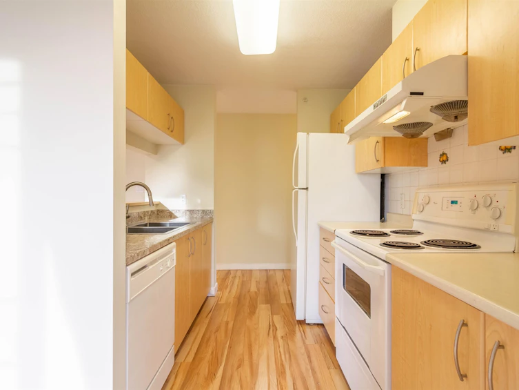 305-3588 Crowley Drive, Vancouver, BC, V5R 6H3 - 6