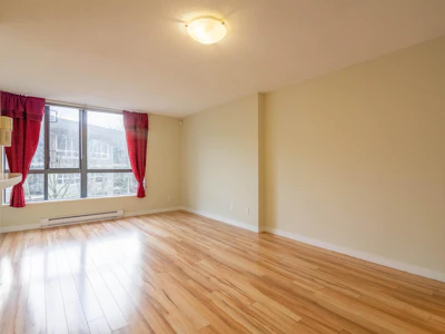 305-3588 Crowley Drive - 3