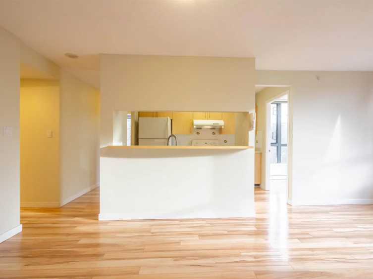 305-3588 Crowley Drive, Vancouver, BC, V5R 6H3 - 5