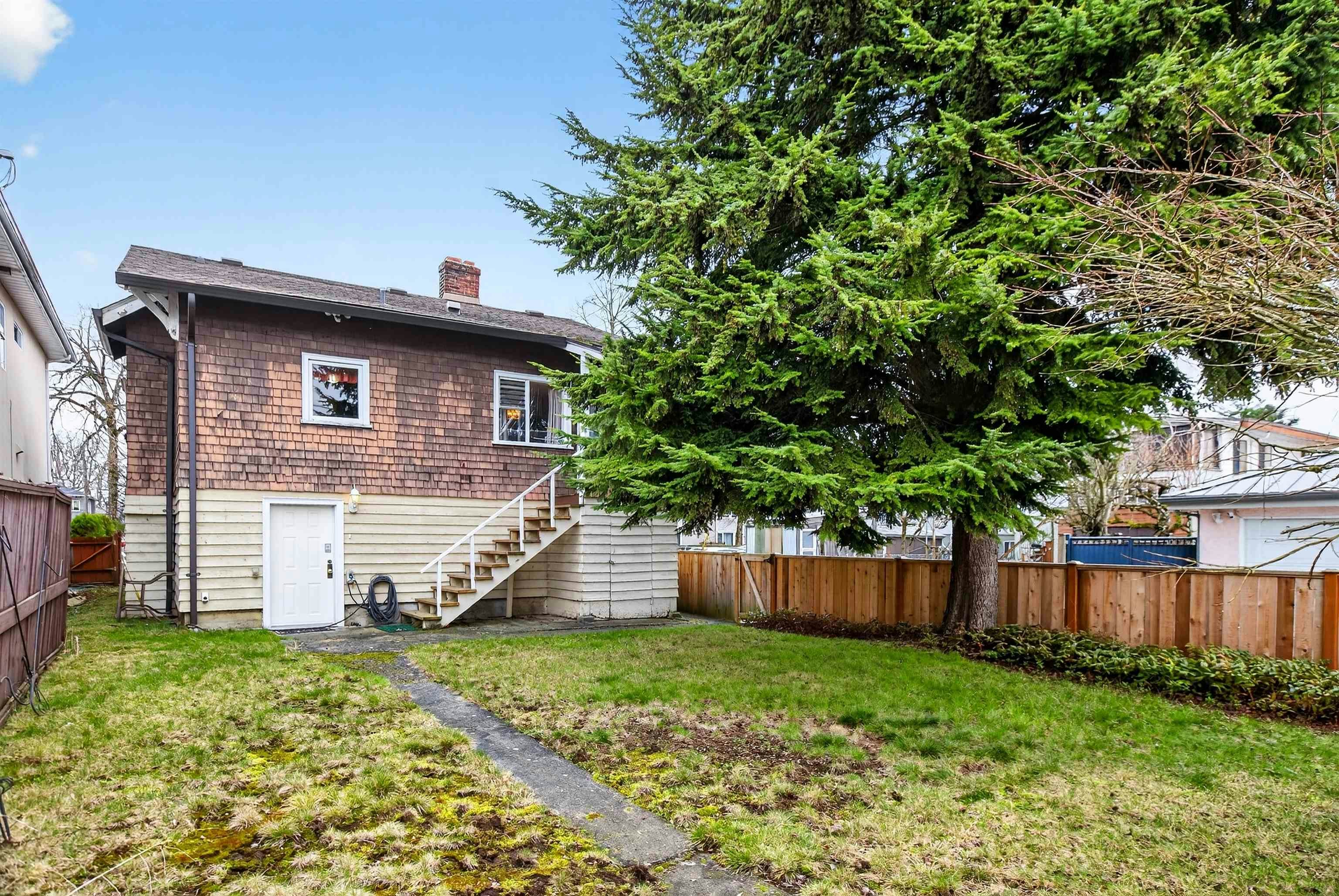 2284 E 45th Avenue, Vancouver, BC, V5P 1N8