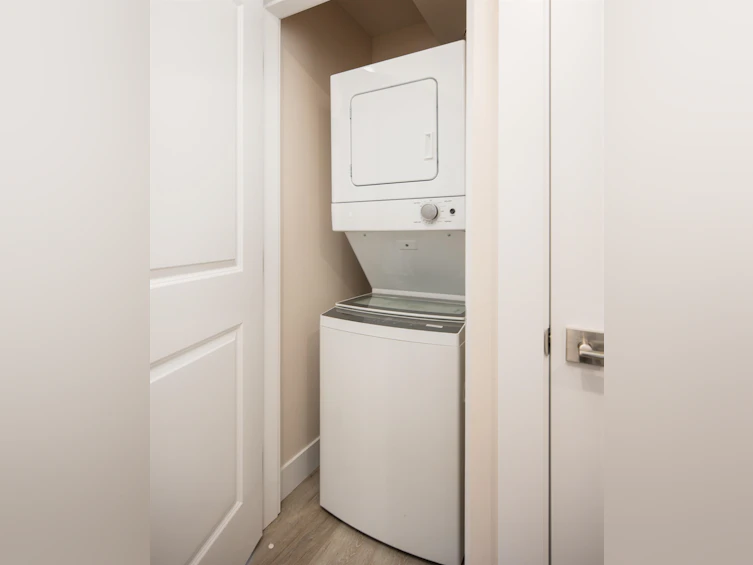 1-58 E 39th Avenue, Vancouver, BC, V5W 1J7 - 36
