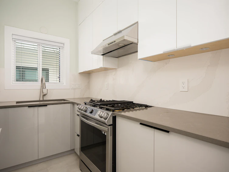 1-58 E 39th Avenue, Vancouver, BC, V5W 1J7 - 11