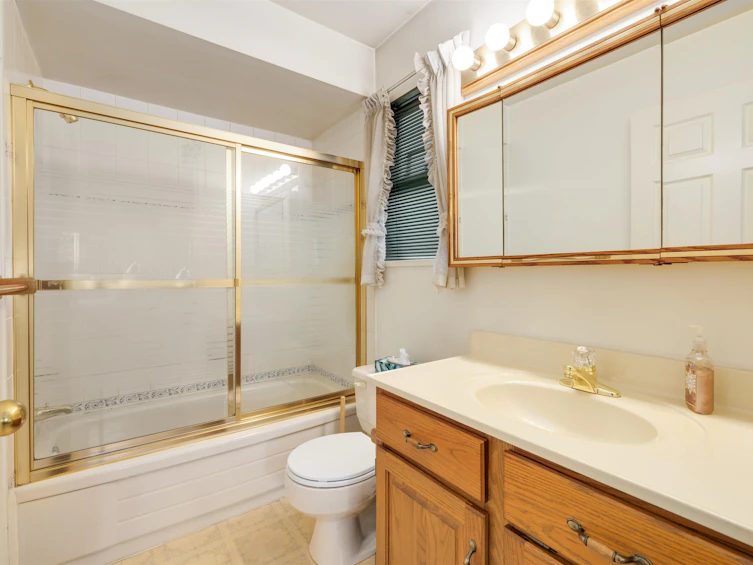 10740 Agassiz Court, Richmond, BC, V7A 4K2 - 17