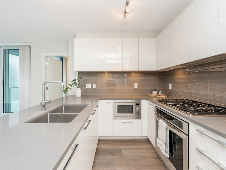 2007-6658 Dow Avenue, Burnaby, BC, V5H 0C7 - 2