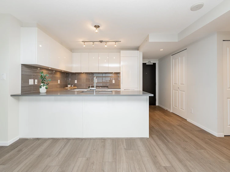 2007-6658 Dow Avenue, Burnaby, BC, V5H 0C7 - 6