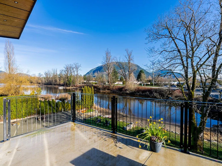 35727 Shook Road, Mission, BC, V2V 7L7 - 9