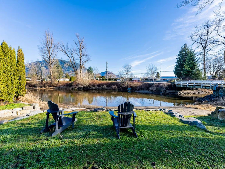 35727 Shook Road, Mission, BC, V2V 7L7 - 35