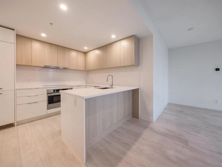903-13318 104 Avenue, Surrey, BC, V3T 0R2 - 9