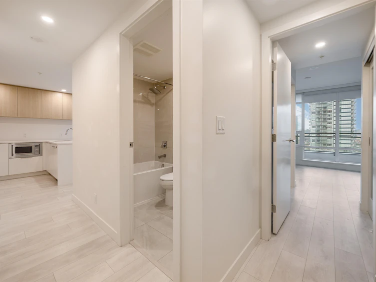 903-13318 104 Avenue, Surrey, BC, V3T 0R2 - 10