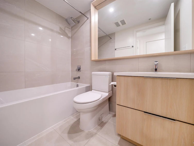 903-13318 104 Avenue, Surrey, BC, V3T 0R2 - 18