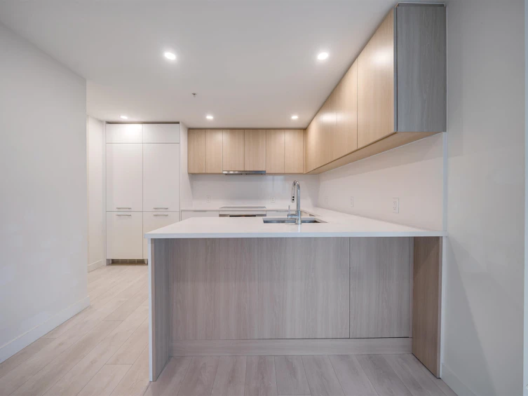 903-13318 104 Avenue, Surrey, BC, V3T 0R2 - 8