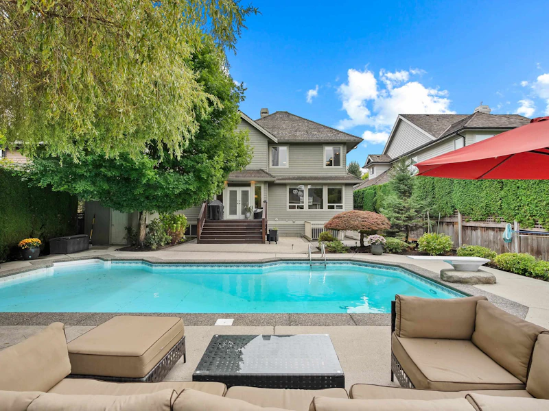 15639 37a Avenue, Surrey BC V3Z 0H7