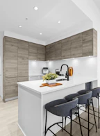 2901 7303 Noble Lane
