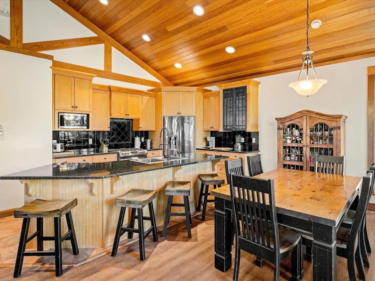 2314 Cayley Close, Whistler, BC, V8E 0A8 - 14