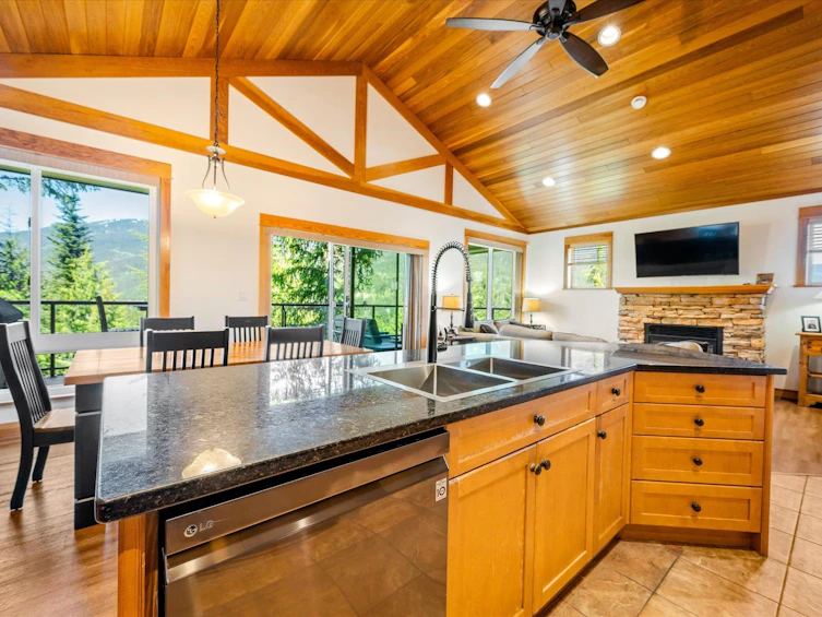 2314 Cayley Close, Whistler, BC, V8E 0A8 - 12