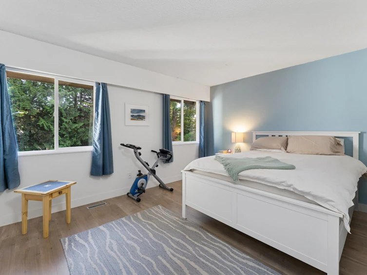 2060 Deep Cove Crescent, North Vancouver, BC, V7G 1T2 - 11